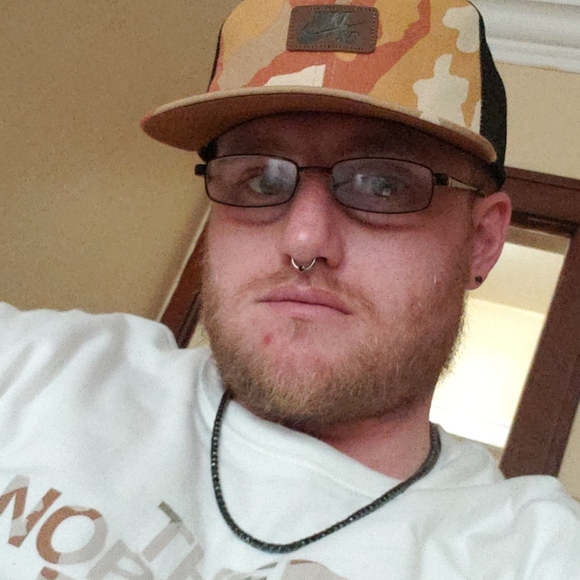 Meet your Posher, Dominic - Picture 2 of 5